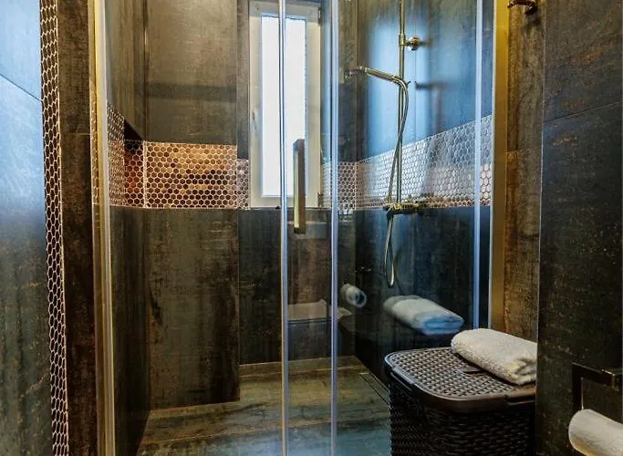 King 3 And Διαμέρισμα *